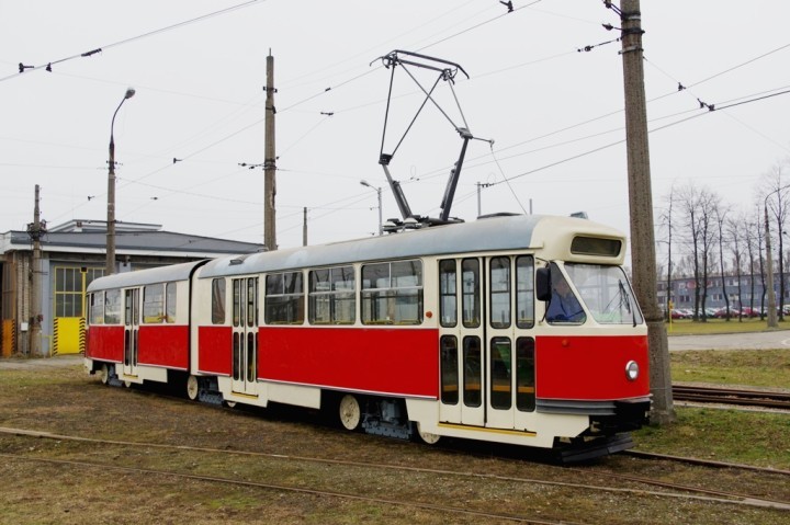 tramwaj-poremoncie-Radolinski-720x479