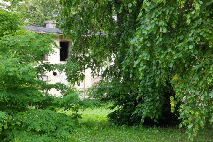 dom Piłsudski podwórze 1