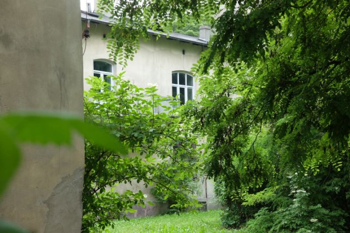 dom Piłsudski podwórze 6